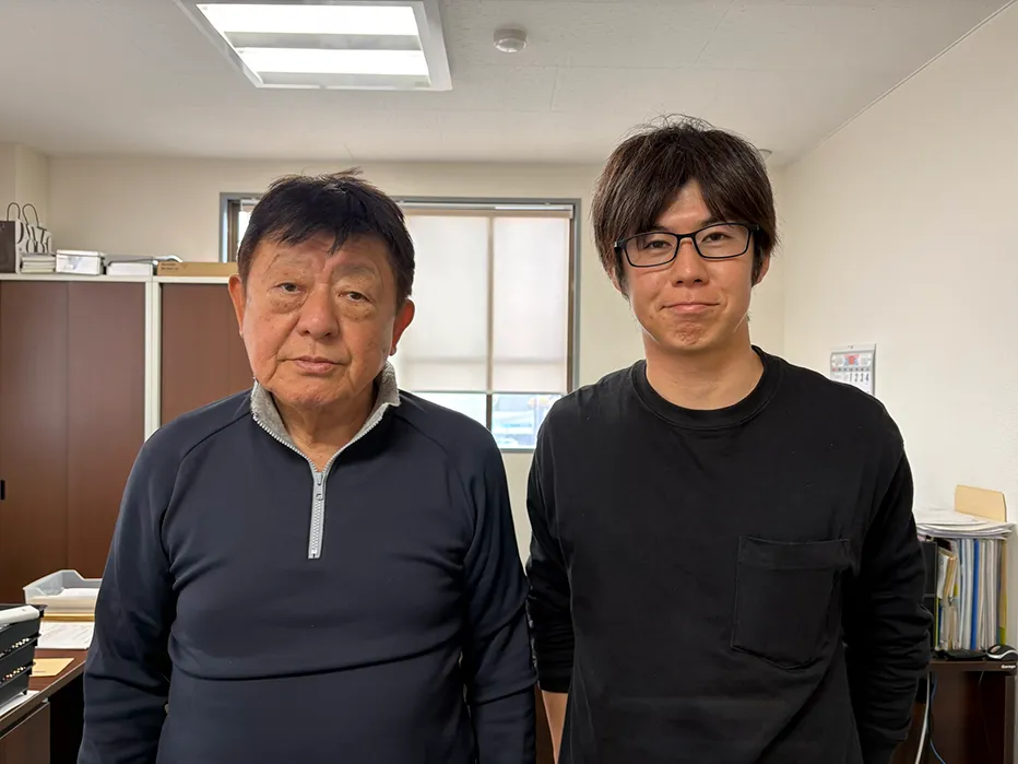 株式会社チェス・イン物流 取締役会長 嘉波 淳氏 代表取締役 嘉波 洋氏